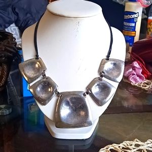Statement necklace silvertone